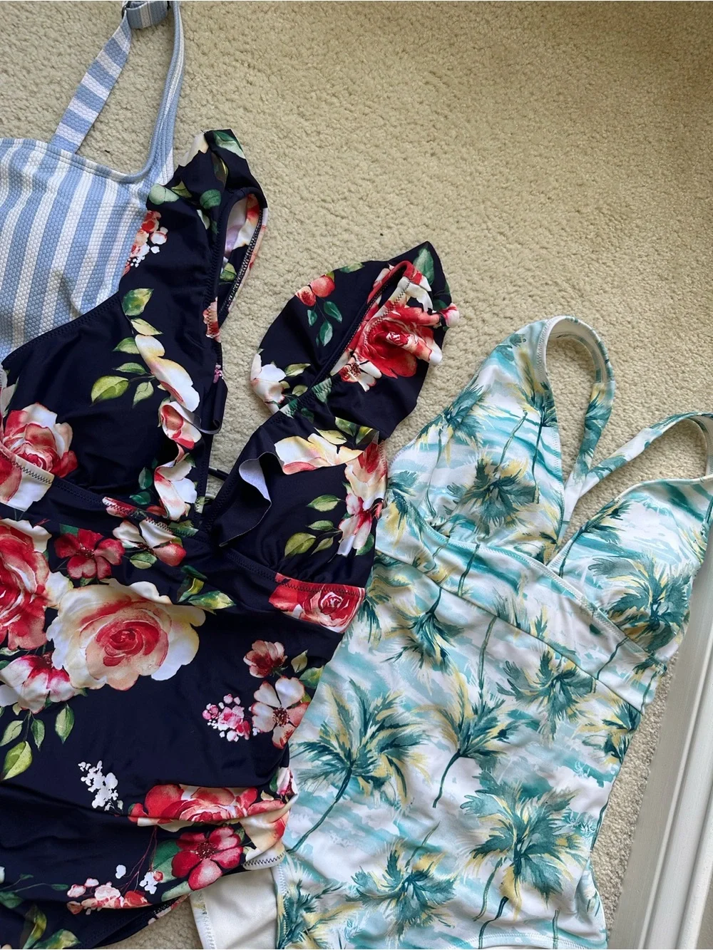 Women’s Bundle of 3 One-Piece Swimsuits, size Large - Picture 3 of 10